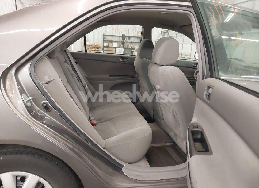 Photo 8 of 2005 Toyota Camry LE (VIN 4T1BE32K15U517541)