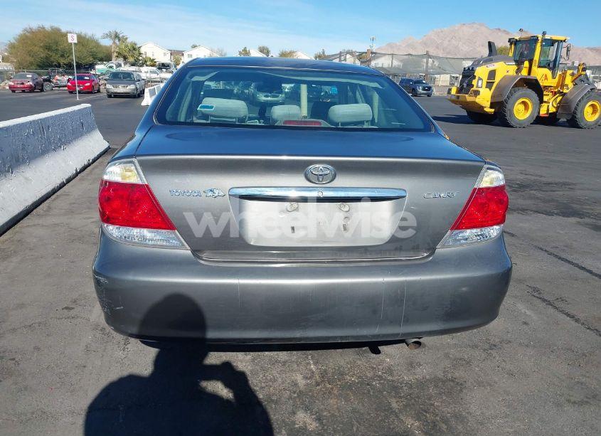 Photo 13 of 2005 Toyota Camry STD (VIN 4T1BE32K15U526272)