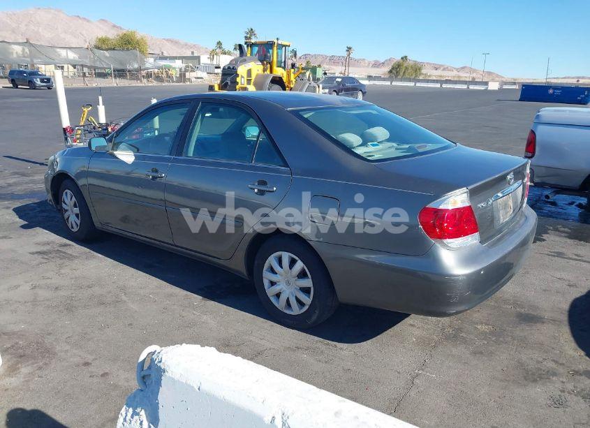 Photo 3 of 2005 Toyota Camry STD (VIN 4T1BE32K15U526272)