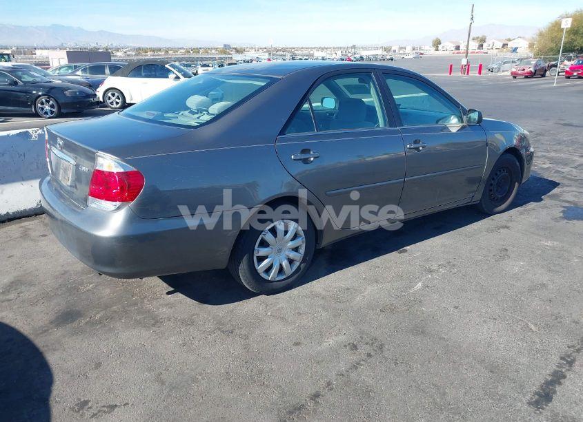 Photo 4 of 2005 Toyota Camry STD (VIN 4T1BE32K15U526272)