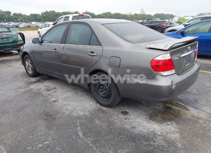 Photo 3 of 2005 Toyota Camry LE (VIN 4T1BE32K15U544349)