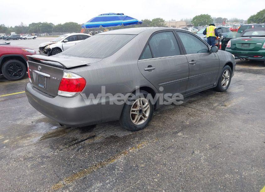 Photo 4 of 2005 Toyota Camry LE (VIN 4T1BE32K15U544349)