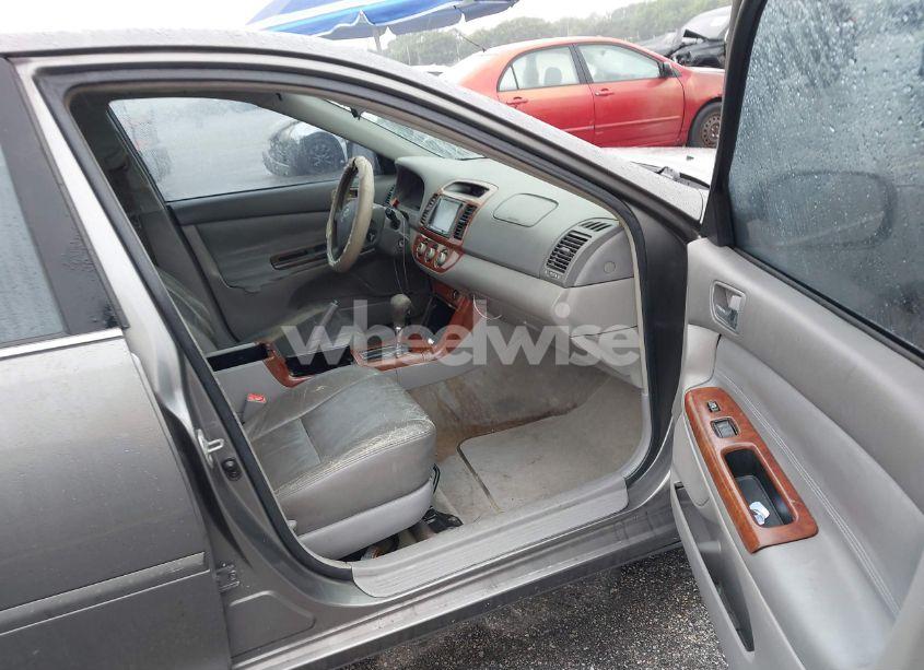 Photo 5 of 2005 Toyota Camry LE (VIN 4T1BE32K15U544349)