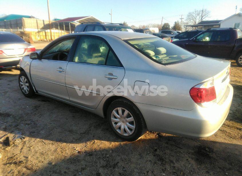 Photo 3 of 2005 Toyota Camry STD (VIN 4T1BE32K15U573852)