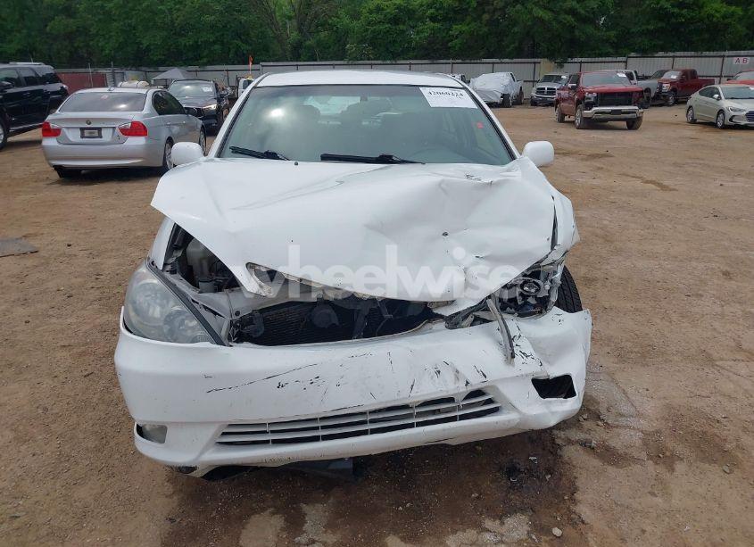 Photo 13 of 2005 Toyota Camry XLE (VIN 4T1BE32K15U580686)
