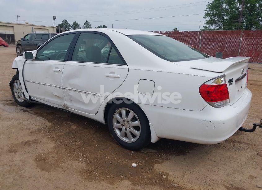 Photo 3 of 2005 Toyota Camry XLE (VIN 4T1BE32K15U580686)