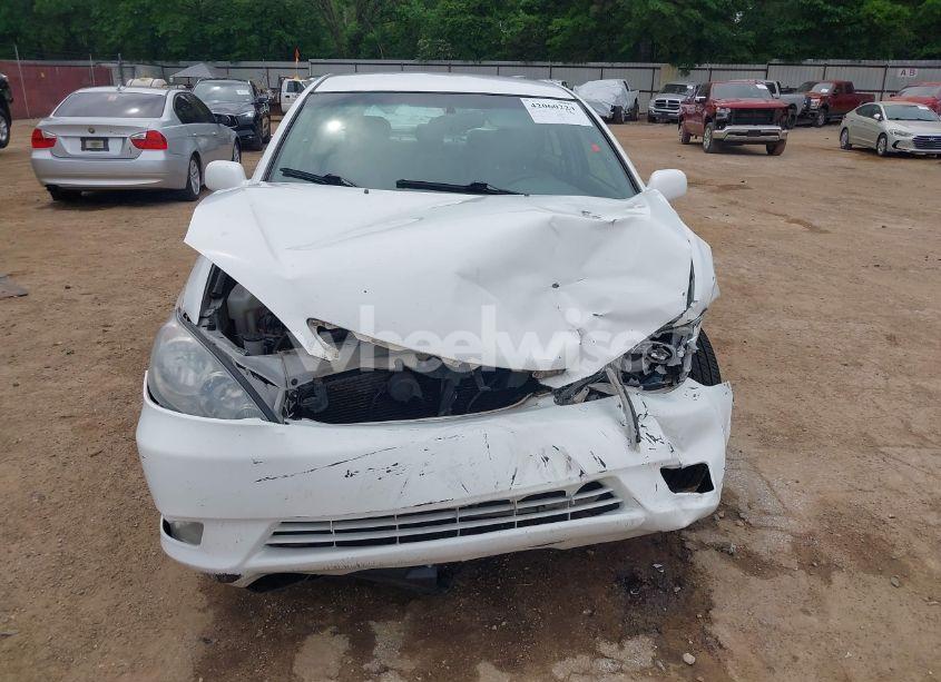 Photo 6 of 2005 Toyota Camry XLE (VIN 4T1BE32K15U580686)