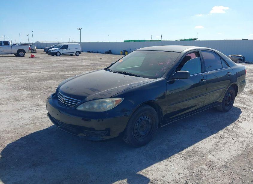 Photo 2 of 2005 Toyota Camry STD (VIN 4T1BE32K15U592482)