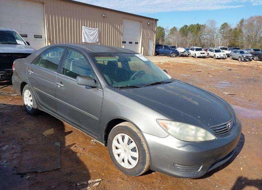 2005 Toyota Camry STD (VIN 4T1BE32K15U602055) main photo