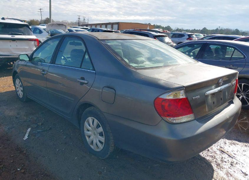 Photo 3 of 2005 Toyota Camry STD (VIN 4T1BE32K15U602055)