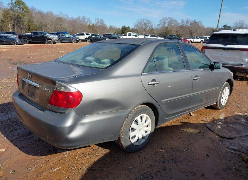 Photo 4 of 2005 Toyota Camry STD (VIN 4T1BE32K15U602055)