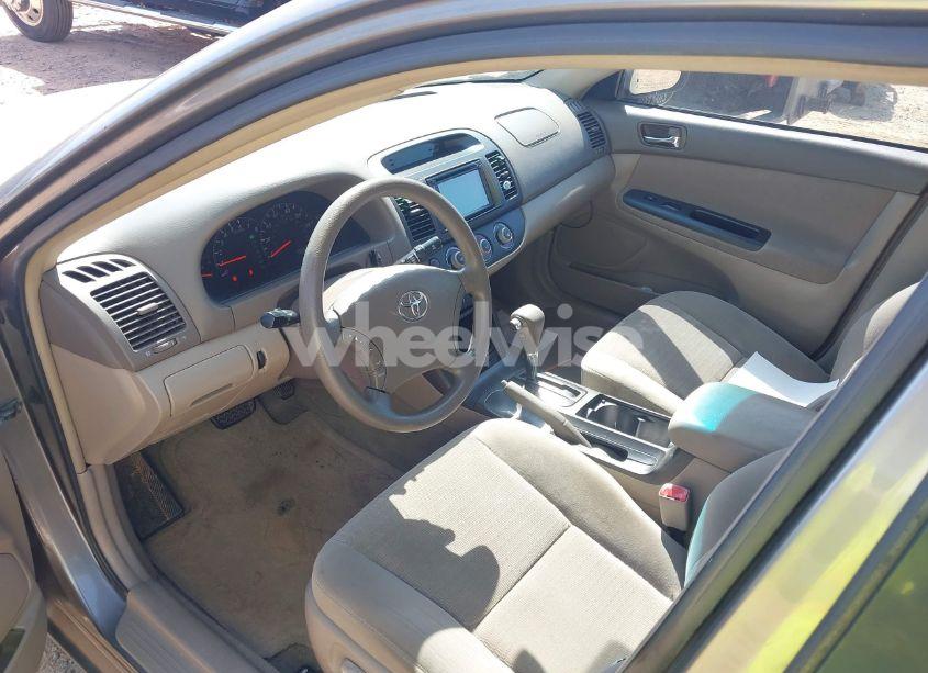 Photo 5 of 2005 Toyota Camry LE (VIN 4T1BE32K15U632513)