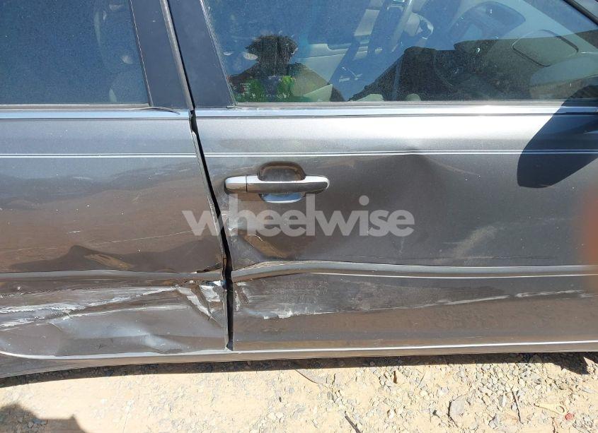Photo 6 of 2005 Toyota Camry LE (VIN 4T1BE32K15U632513)