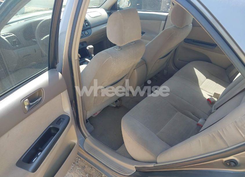 Photo 8 of 2005 Toyota Camry LE (VIN 4T1BE32K15U632513)