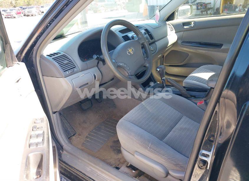 Photo 5 of 2006 Toyota Camry STD (VIN 4T1BE32K16U106030)