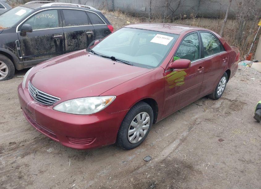 Photo 2 of 2006 Toyota Camry LE (VIN 4T1BE32K16U113785)