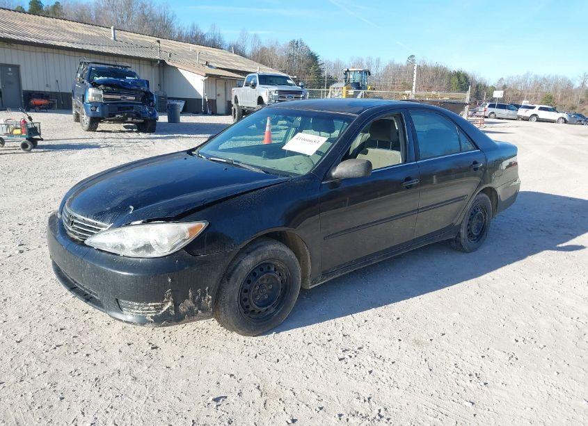 Photo 2 of 2006 Toyota Camry STD (VIN 4T1BE32K16U115648)