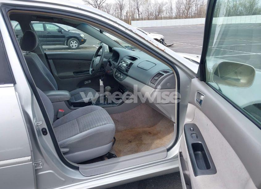 Photo 5 of 2006 Toyota Camry LE (VIN 4T1BE32K16U161433)