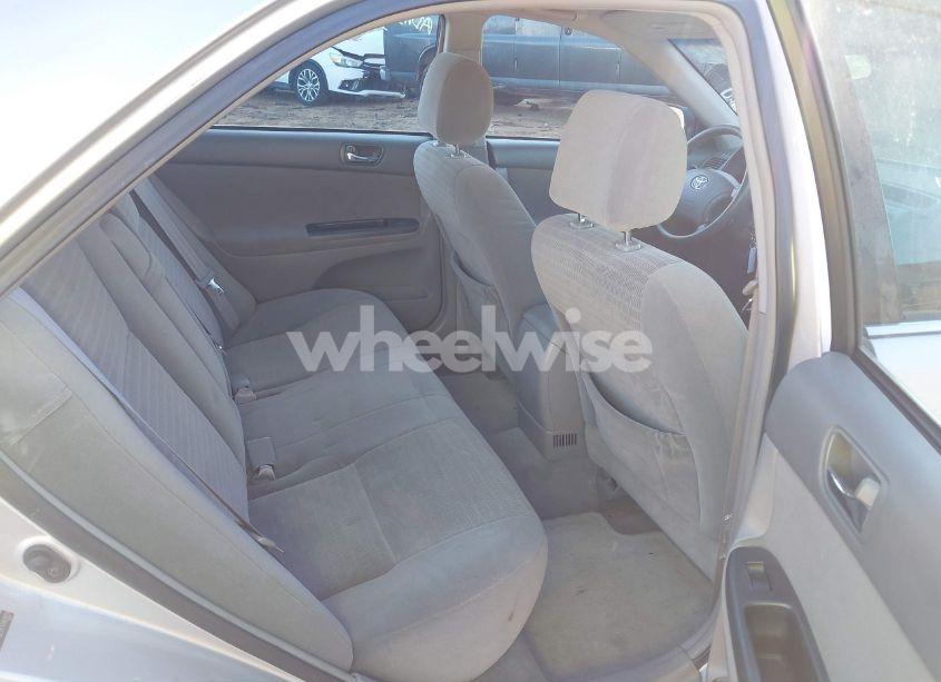 Photo 8 of 2006 Toyota Camry STD (VIN 4T1BE32K16U669059)