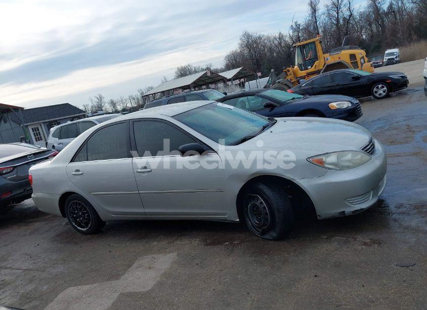 Photo 12 of 2006 Toyota Camry STD (VIN 4T1BE32K16U692258)