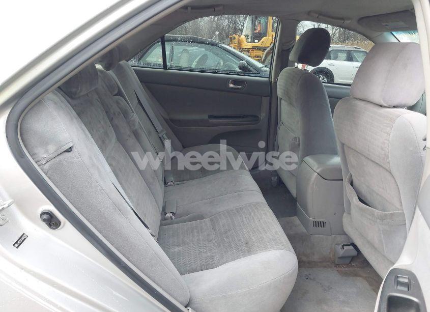 Photo 8 of 2006 Toyota Camry STD (VIN 4T1BE32K16U692258)