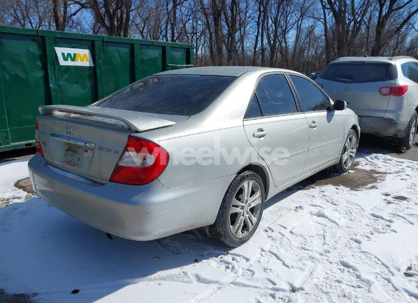 Photo 4 of 2002 Toyota Camry LE (VIN 4T1BE32K22U007923)