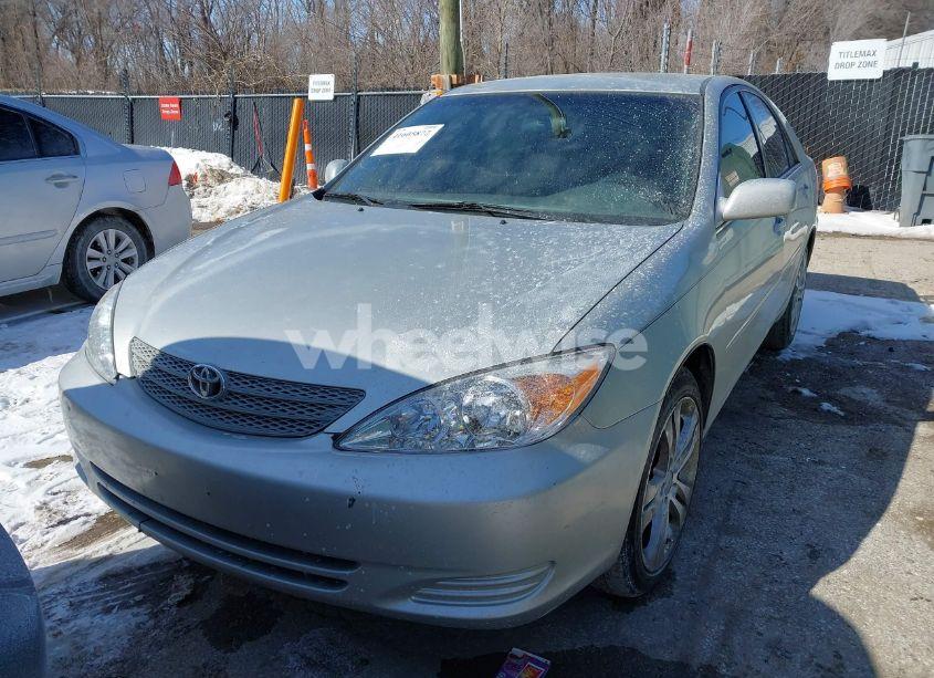 Photo 6 of 2002 Toyota Camry LE (VIN 4T1BE32K22U007923)