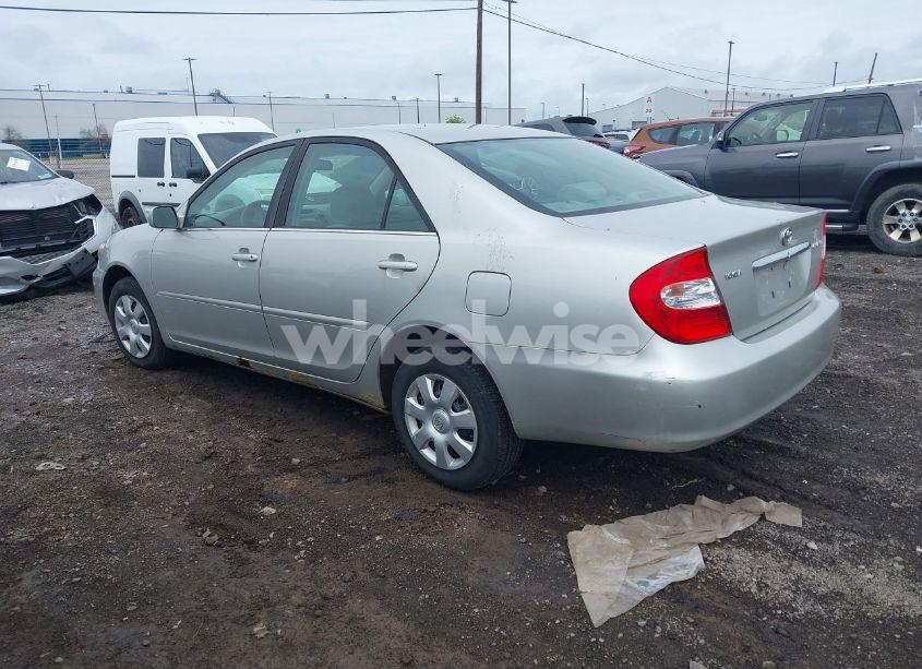 Photo 3 of 2002 Toyota Camry LE (VIN 4T1BE32K22U025242)