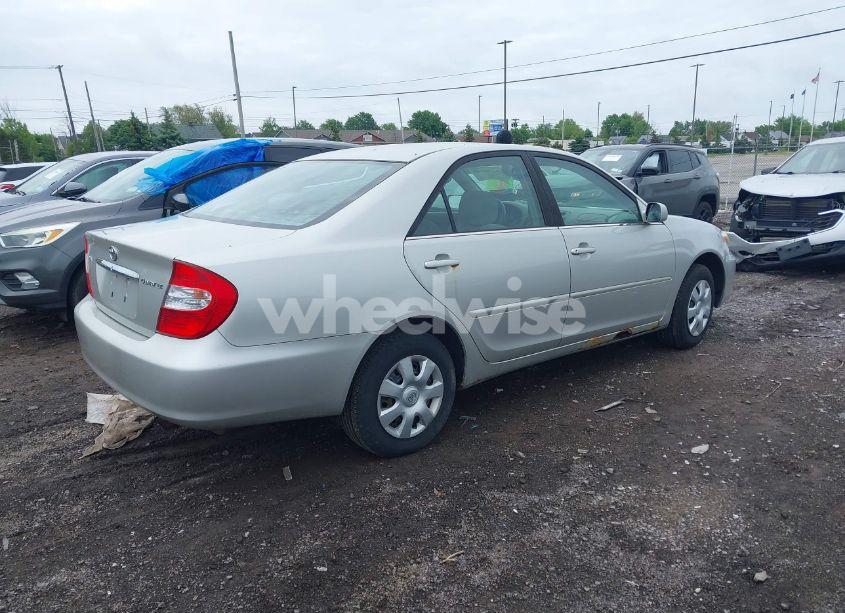 Photo 4 of 2002 Toyota Camry LE (VIN 4T1BE32K22U025242)