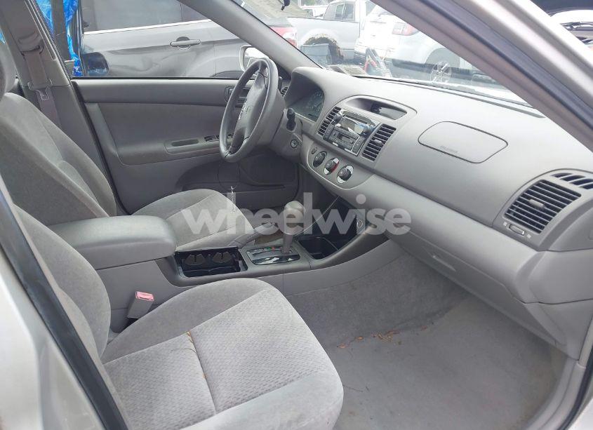 Photo 5 of 2002 Toyota Camry LE (VIN 4T1BE32K22U025242)