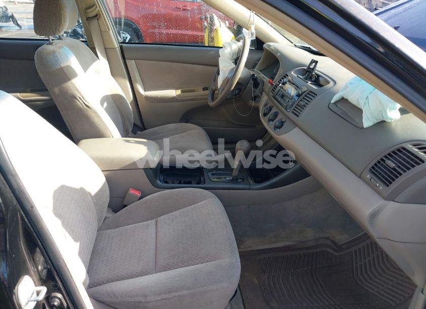 Photo 5 of 2002 Toyota Camry LE (VIN 4T1BE32K22U044759)