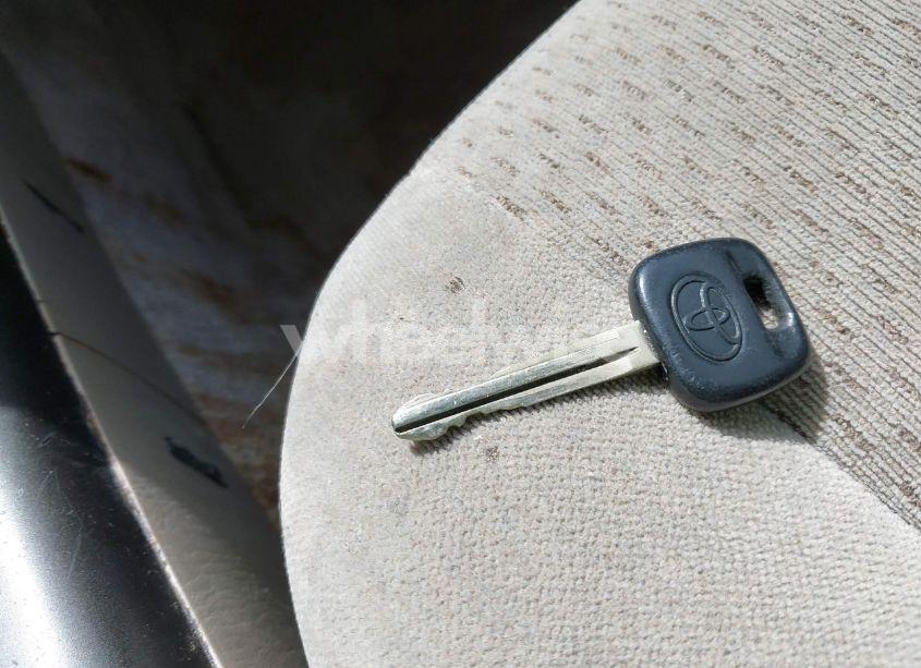 Photo 11 of 2002 Toyota Camry LE (VIN 4T1BE32K22U050769)