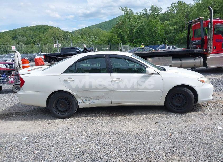 Photo 13 of 2002 Toyota Camry LE (VIN 4T1BE32K22U050769)