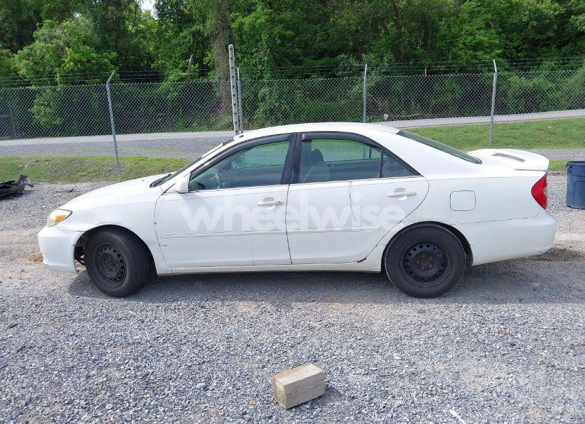 Photo 14 of 2002 Toyota Camry LE (VIN 4T1BE32K22U050769)