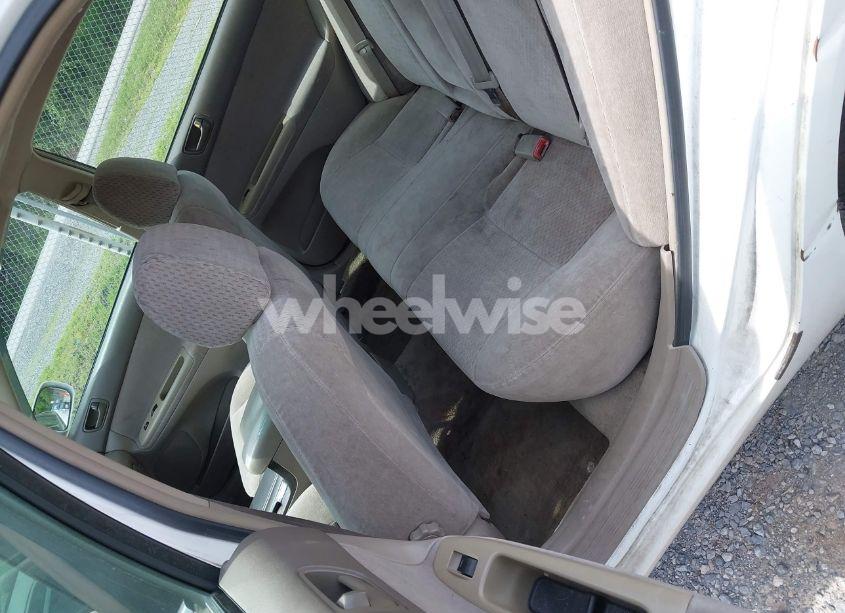 Photo 8 of 2002 Toyota Camry LE (VIN 4T1BE32K22U050769)