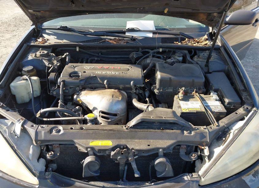 Photo 10 of 2002 Toyota Camry LE (VIN 4T1BE32K22U064803)