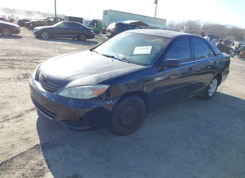 Photo 2 of 2002 Toyota Camry LE (VIN 4T1BE32K22U064803)