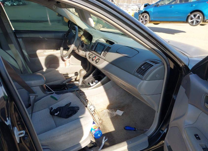 Photo 5 of 2002 Toyota Camry LE (VIN 4T1BE32K22U064803)