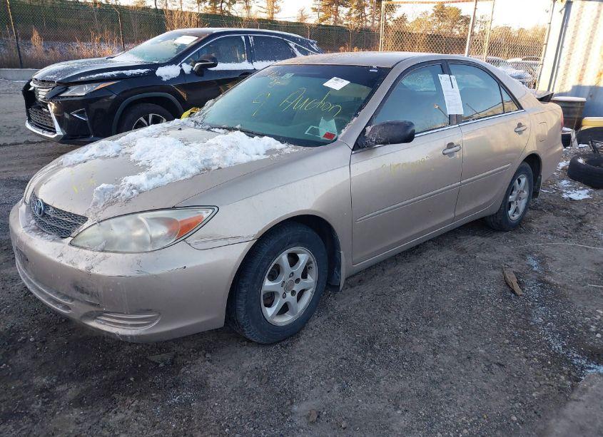 Photo 2 of 2002 Toyota Camry LE (VIN 4T1BE32K22U079592)