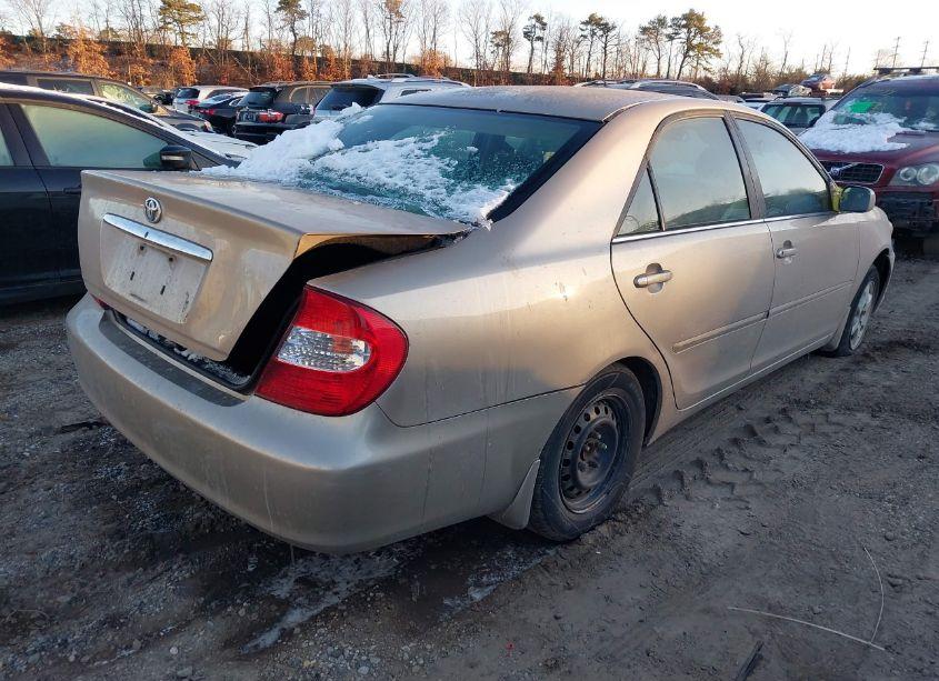 Photo 4 of 2002 Toyota Camry LE (VIN 4T1BE32K22U079592)