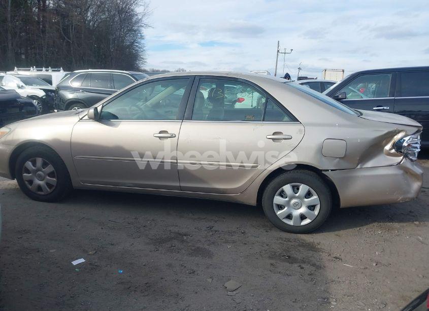 Photo 14 of 2002 Toyota Camry LE (VIN 4T1BE32K22U097316)