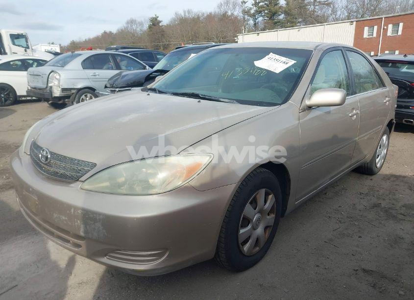 Photo 2 of 2002 Toyota Camry LE (VIN 4T1BE32K22U097316)
