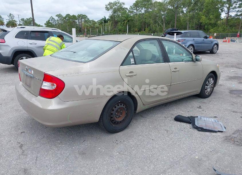 Photo 4 of 2002 Toyota Camry LE (VIN 4T1BE32K22U529550)