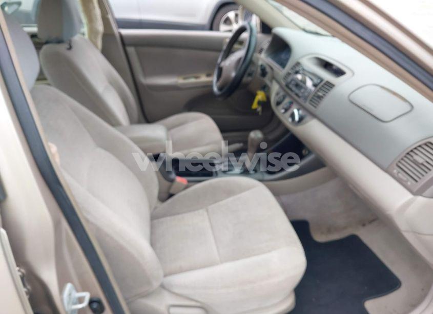 Photo 5 of 2002 Toyota Camry LE (VIN 4T1BE32K22U529550)