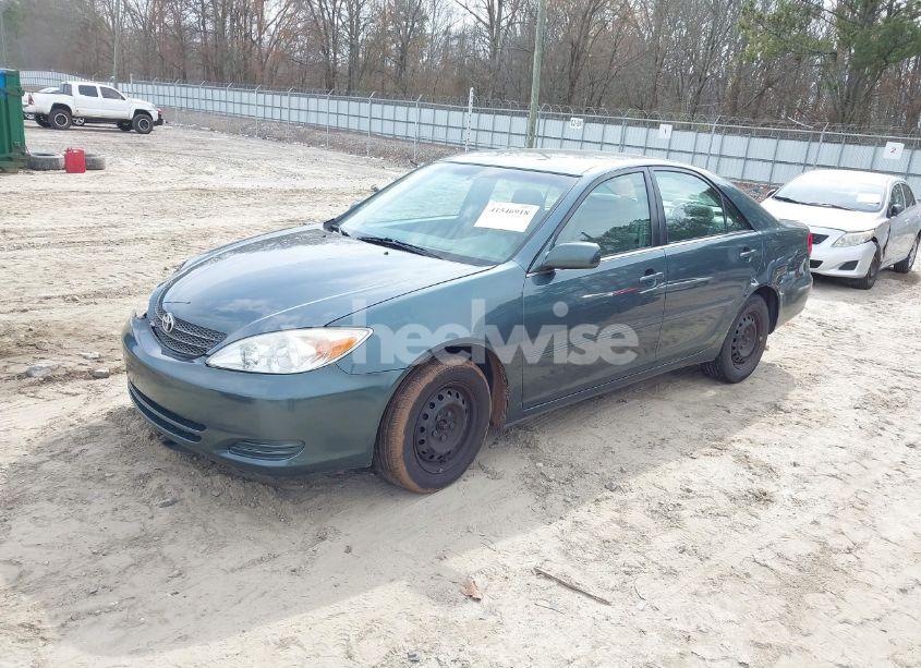 Photo 2 of 2002 Toyota Camry LE (VIN 4T1BE32K22U535607)