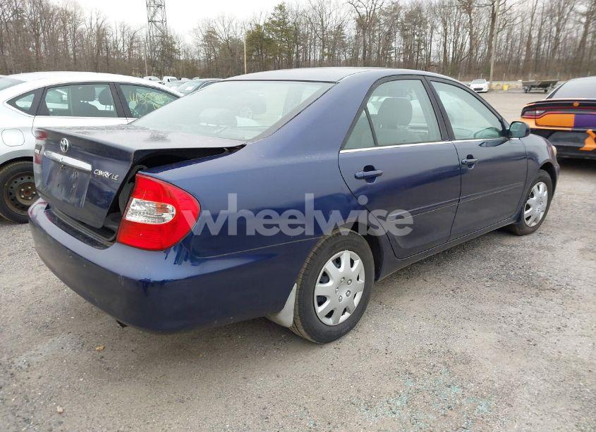 Photo 4 of 2002 Toyota Camry LE (VIN 4T1BE32K22U537793)