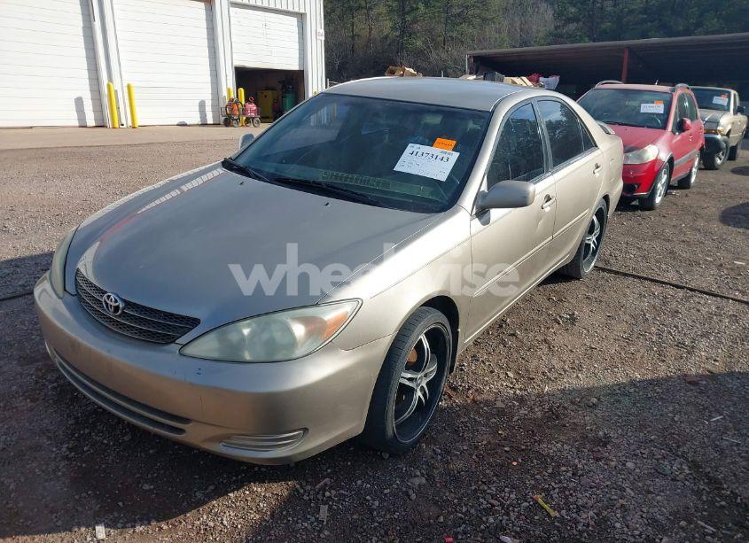 Photo 2 of 2002 Toyota Camry LE (VIN 4T1BE32K22U549085)
