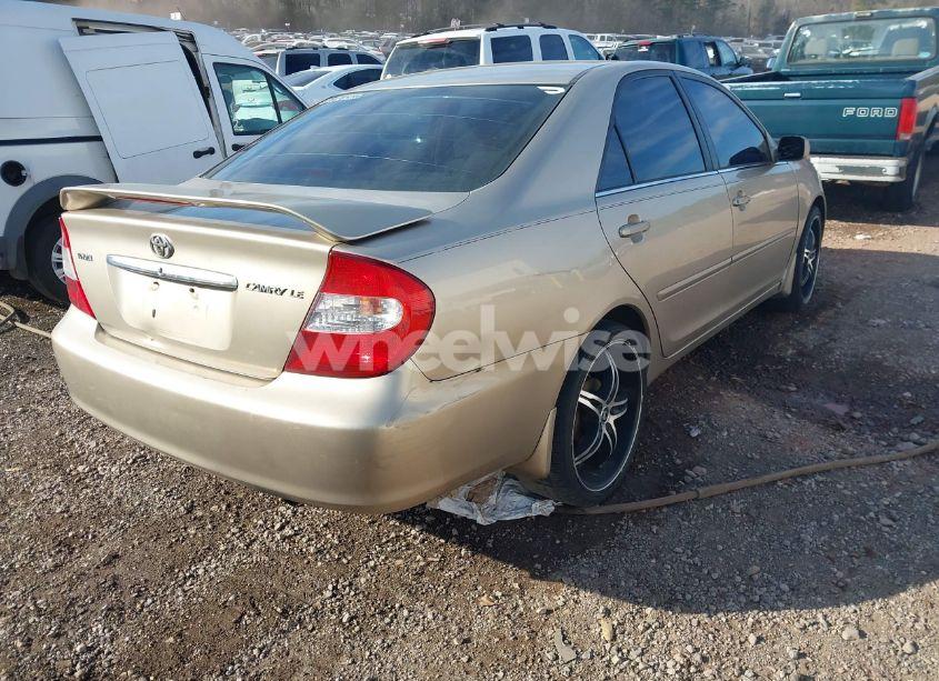 Photo 4 of 2002 Toyota Camry LE (VIN 4T1BE32K22U549085)