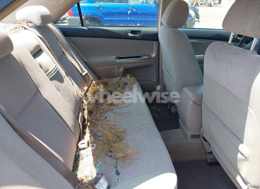 Photo 8 of 2002 Toyota Camry SE (VIN 4T1BE32K22U553797)