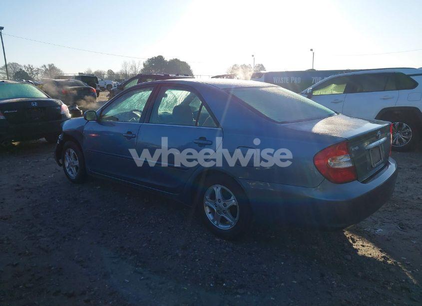 Photo 3 of 2002 Toyota Camry LE (VIN 4T1BE32K22U567070)